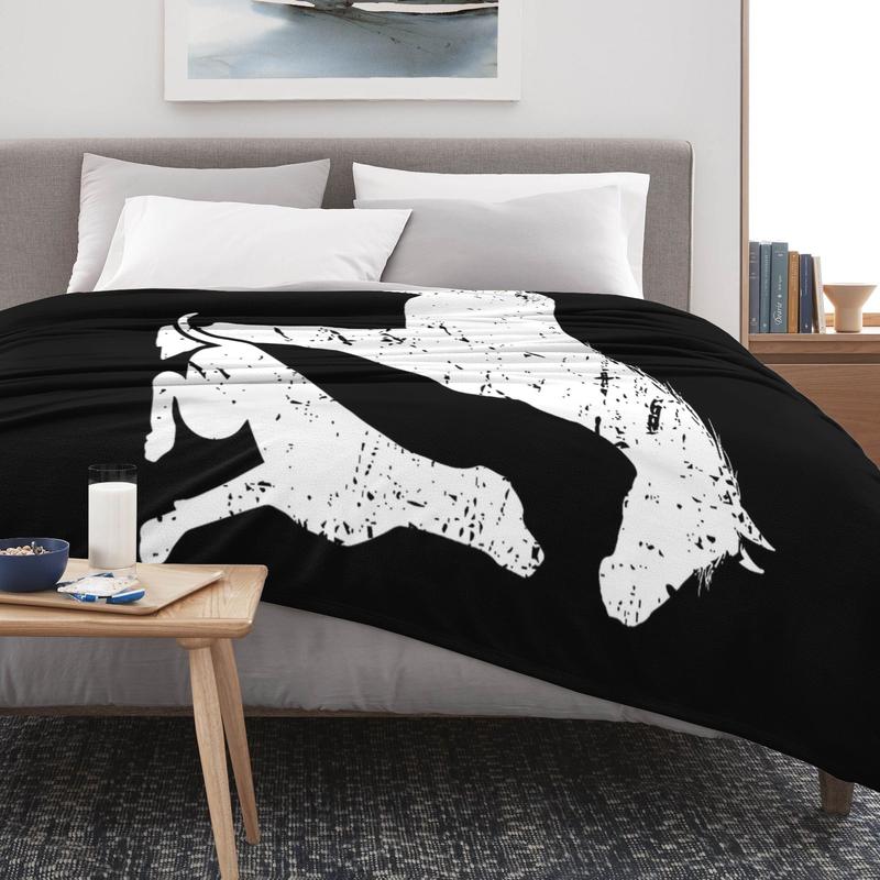 HORSE and DOG Motif for women and men. Horse Dog Lover Flannel blanket Super Soft Flannel Blanket for Sofa Couch Bed Camping Travel - Plush Warm Home Decor for All Seasons