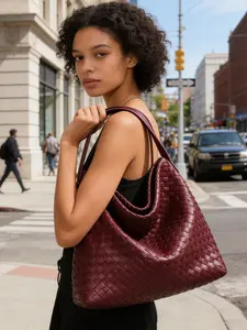 New Korean Retro Trend Large Capacity Handwoven Bag, Ultra-Fine Leather Commuter Shoulder Crossbody Tote, High-Quality Fashion Shopping Bag