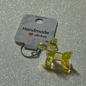 Balloon dog keychain