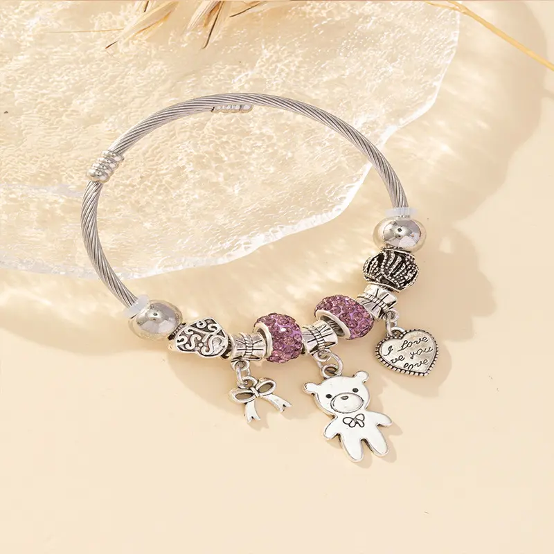 46 # YCB141 Love Bear Pendant