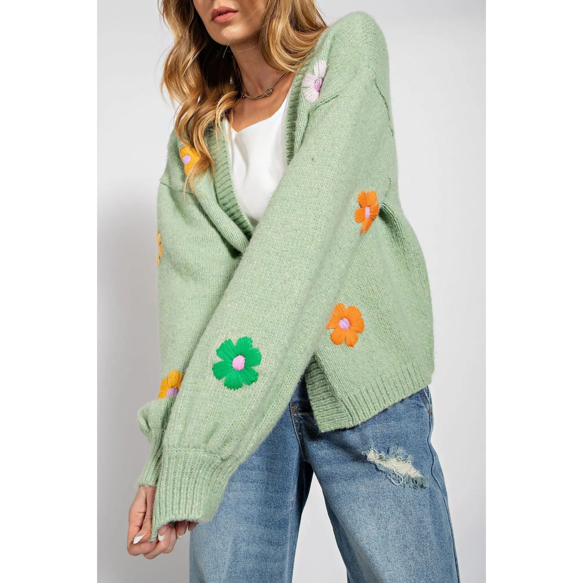 Sweater with puff flowers