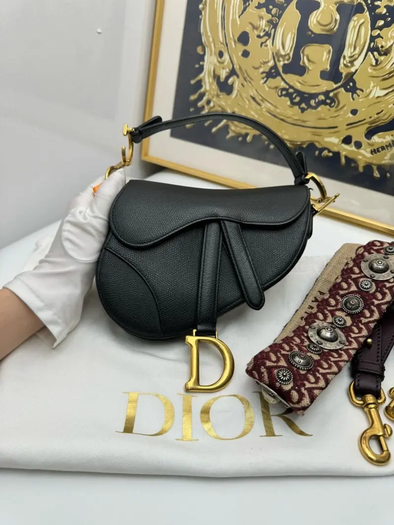 Pre-owned Christian Dior Leather Shoulder Bags Preloved Dior Saddle Black Small w Strap 108523
