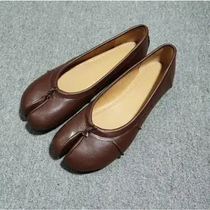 Spot Women's Dance Shoes Tabi Split-toe Shoes Women's 2025 New Niche Pleated Flat Bottom Shallow Mouth Bow Ballet Pig's Trotters Single Shoes Split-toe Comfortable Shoes