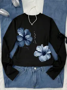 Elegant Slim-Fit Long Sleeve T-Shirt, Aesthetic Floral Design, Casual Wear, Perfect for Cold Weather Layering, Daily Comfort, Home Relaxation, Womenswear