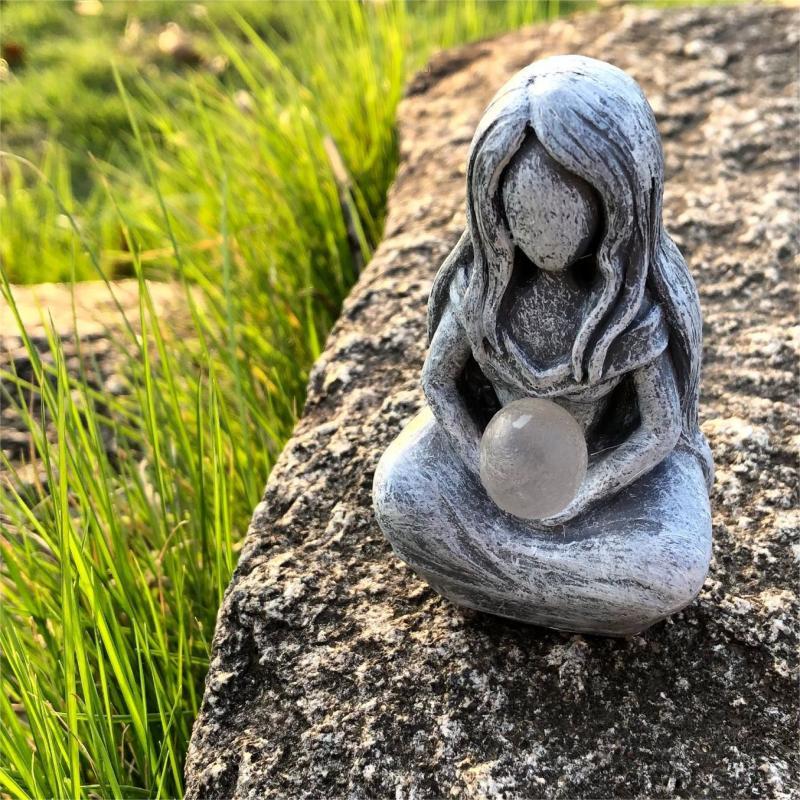 Moon Goddess Statue, 1 Count Creative Resin Ornament, Home Decor for Living Room Bedroom Garden, Ideal Decorative Ornament for Indoor & Outdoor