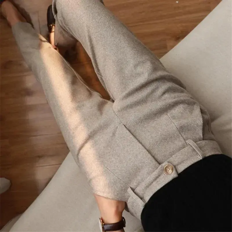Men's Beige Tailored Classic-Fit Trousers - Menswear, Soft Premium Blend Fabric, All Seasons, Easy Care, Machine Washable for Office & Casual Wear, Tailored Look