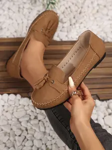 Women's Soft Leather Loafers with Fringe, Versatile and Slimming Footwear, Perfect for Everyday Wear, Comfortable and Stylish Design