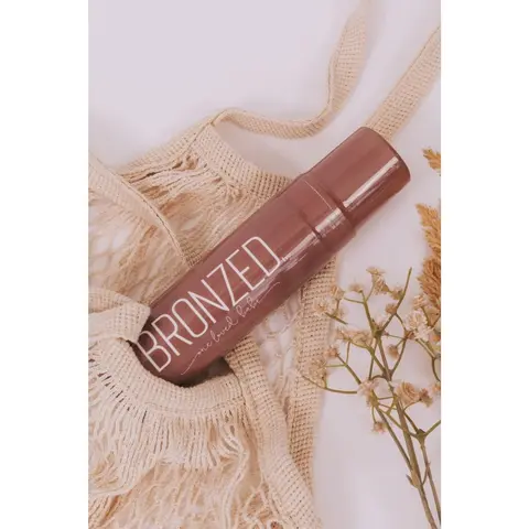 Bronzed Violet Smooth Vegan Tanning Mousse, Body Care Product for Flawless Sun-Kissed Skin, Lightweight