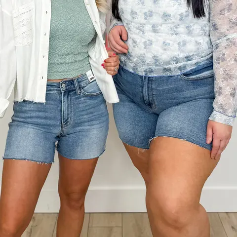 Judy Blue Lila High-Rise Denim Shorts (Raw Hem)