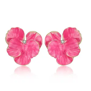 Mytys Trendy Statement Bright Pink Pansy Flower Earrings - Bold Realistic Petal Texture & Center Sparkle Design, Luxe Vibrant Jewelry Perfect for Special Occasions, Dates, Parties & Gifting for Women, Eye-Catching Accessory