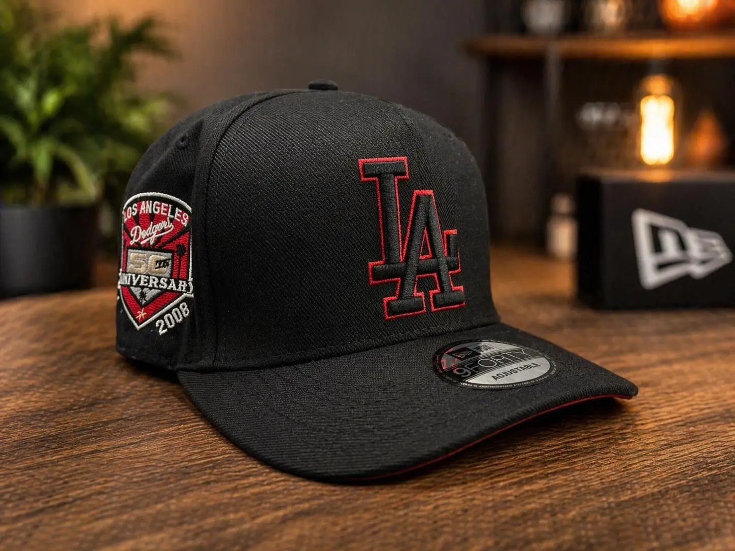 New Era New York Yankees 9FORTY A-Frame Snapback Hat White Crown Red Brim Adjustable MLB Baseball Cap Streetwear Unisex Summer Edition Retro Vintage Sport Look