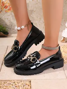 British style shiny small leather shoes for women, Stylish, metal buckle decoration, non slip sole, retro thick sole style shallow mouth single shoe, versatile women's single shoe for daily wear, suitable for commuting, shopping, Commuter Shoes