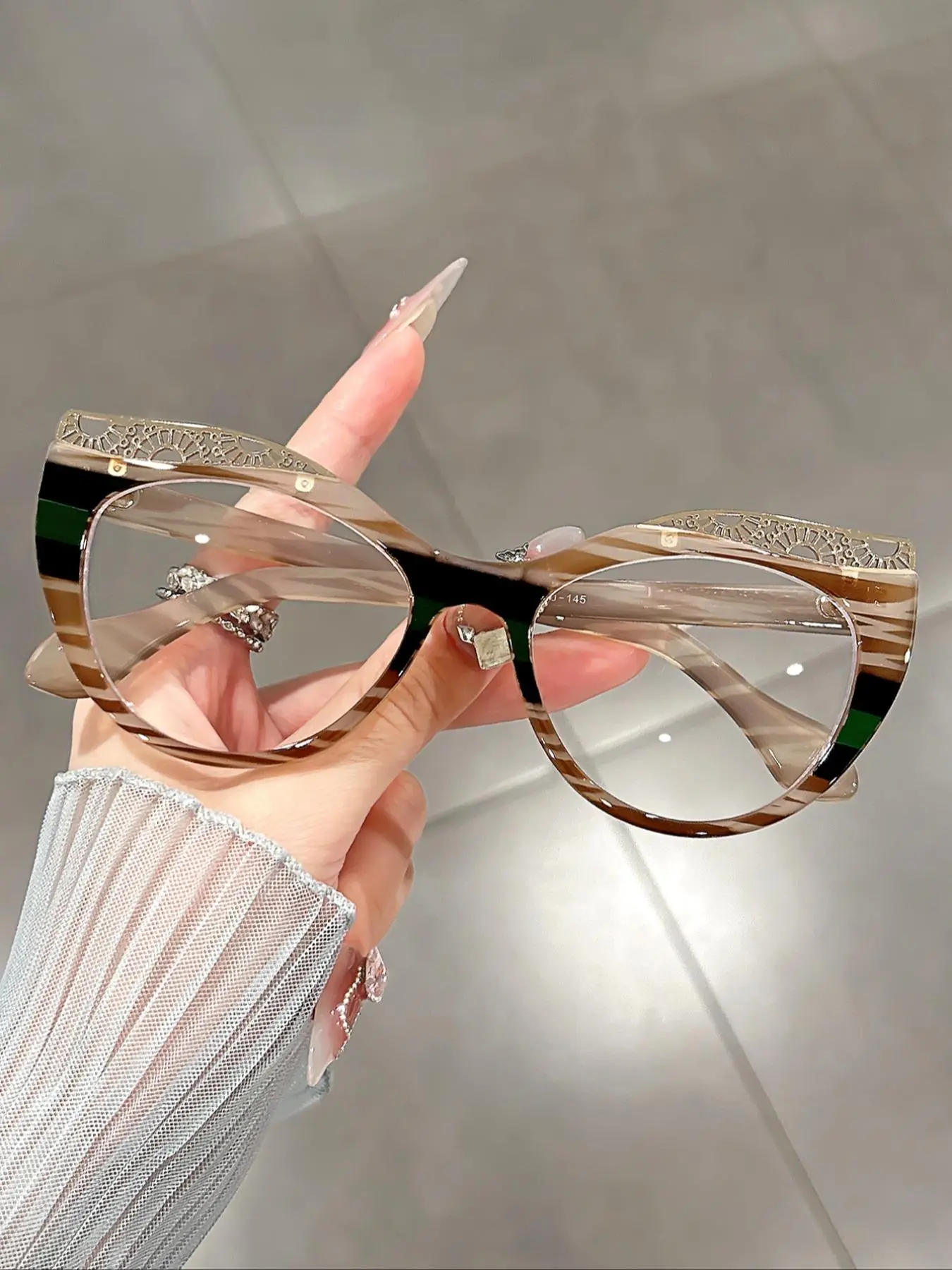 Cat Eye Frame Eyeglasses, Trendy Frames, Fashion Eyewear, Fashion Eyeglasses for Women & Men, Fashion Eyeglasses for Work, Daily Clothing Decor, Perfect for Student Daily Use, High Quality Eyeglasses