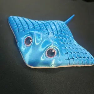 Ray the Articulated Sting-Ray Fidget Toy - 8 Inch Hand-Sized Flexible Articulating Toy in Black or Blue Colors