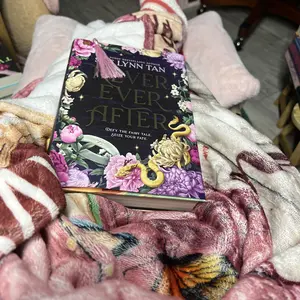 Fuzzy Socks for Women Soft Fluffy Home Sleeping Socks Cozy Warm Slipper Socks 6 or 5 Pairs Comfortable Material Ideal for Chilly Evenings