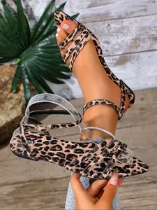 Women's Pointed Toe Flat Sandals, Lightweight Strap Design, Convenient Buckle Closure, Perfect for Summer Casual Wear and Vacation