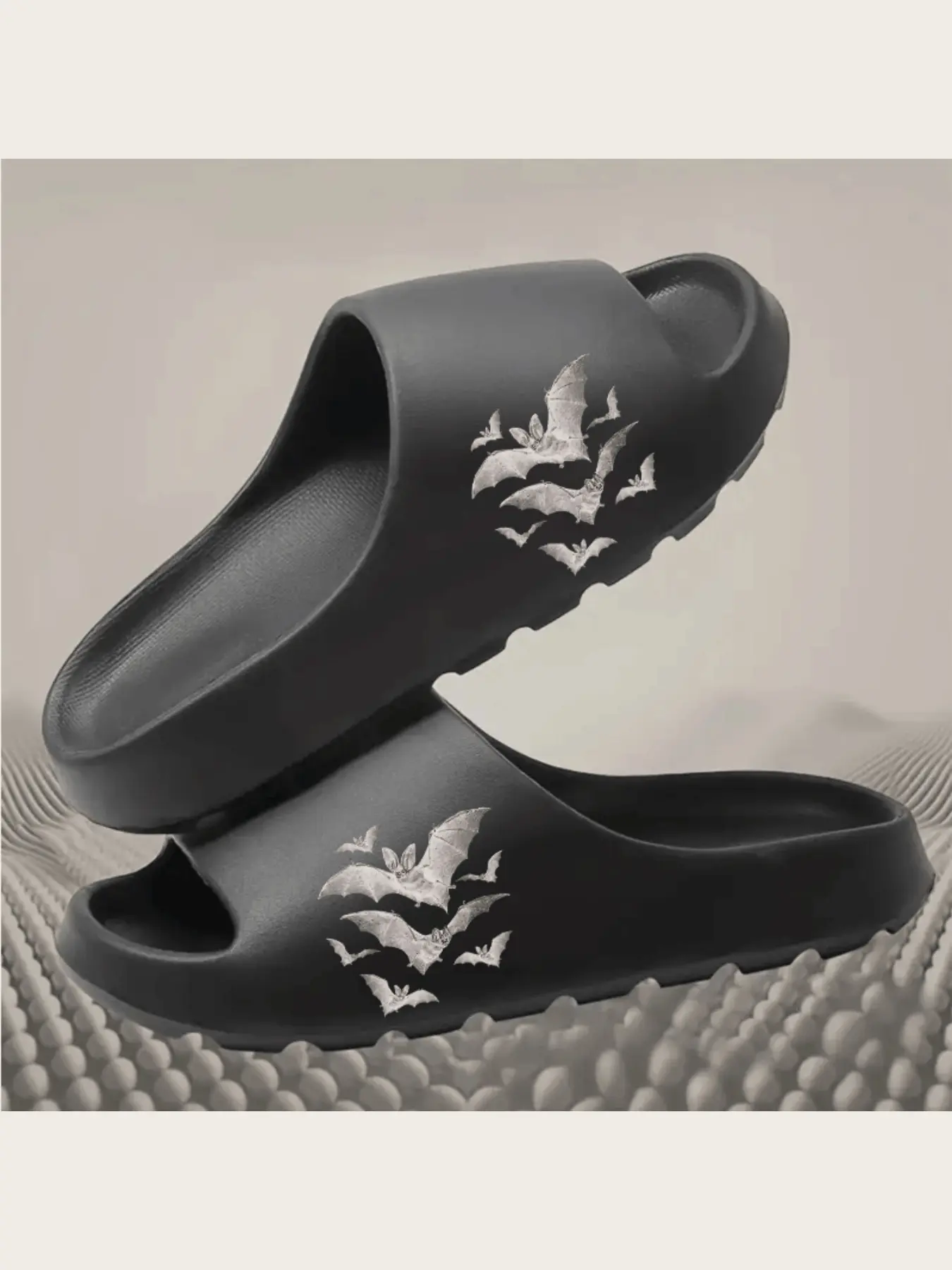 Halloween Bat Print Slippers Women Men Indoor Non-Slip Soft Home Slippers Cute Animal Pattern Warm Winter Fuzzy Plush Comfortable House Shoes Novelty Festival Gift Home Footwear