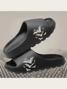 Halloween Bat Print Slippers Women Men Indoor Non-Slip Soft Home Slippers Cute Animal Pattern Warm Winter Fuzzy Plush Comfortable House Shoes Novelty Festival Gift