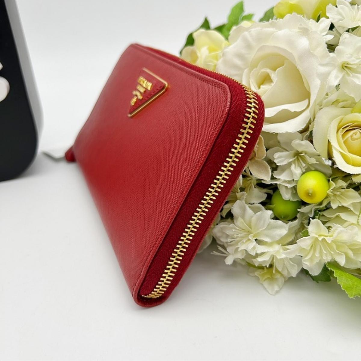 Pre-owned PRADA As Shown Shoulder Bags Saffiano Triangle Zip Around Wallet Red Leather 2101218850000