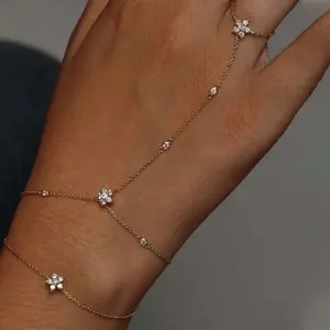 Hot Flower Linked Finger Bracelet, Rhinestone Back Hand Chain, Ring & Bracelet 2-in-1 Design, Sweet Niche Style, Versatile Fashion Hand Jewelry for Women