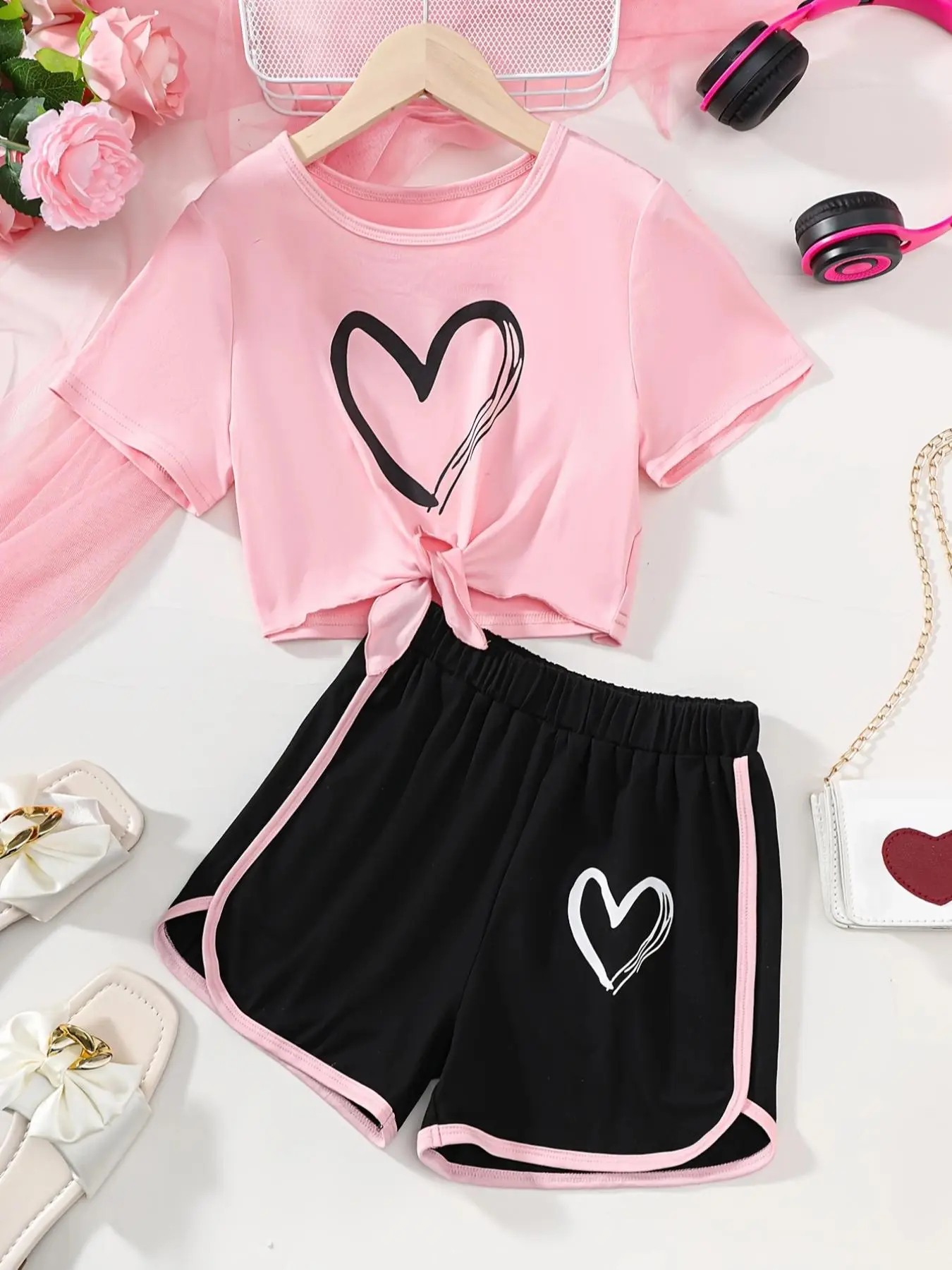 Girl's Heart Print Knot Tee & Contrast Binding Shorts Two-Piece Set, Casual Short Sleeve T-shirt & Shorts for Summer, Kids Clothes for Daily Wear Vale