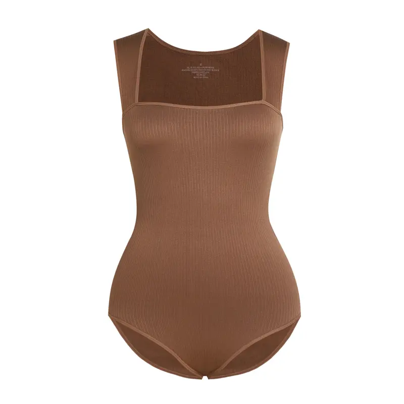 ChicCurve Stay Cool & Look Hot! High-Waisted Ribbed Tank for Summer Vibes - Sleeveless Womenswear Basic - Casual Style for Beach & Outings