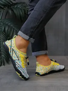 Unisex Beach Water Shoes, Lightweight Breathable Design, Ideal for Indoor Fitness & Yoga, Comfortable Wear for All Seasons