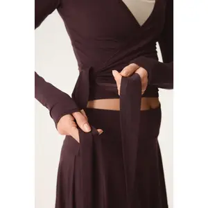 H&M Sports wrap top in modal