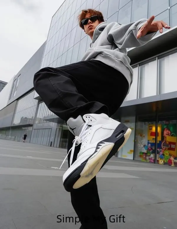 Best Selling White Grey High Top Basketball Sneakers Men Women Casual Athletic Shoes Trendy Streetwear Breathable Comfortable Walking Running Gym