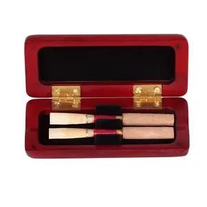 Irin Classic Wooden Clarinet Reeds Case, Compact Portable Holds Two Reeds, Elegant Musical Accessories for Orchestra Practice and Stage Performance