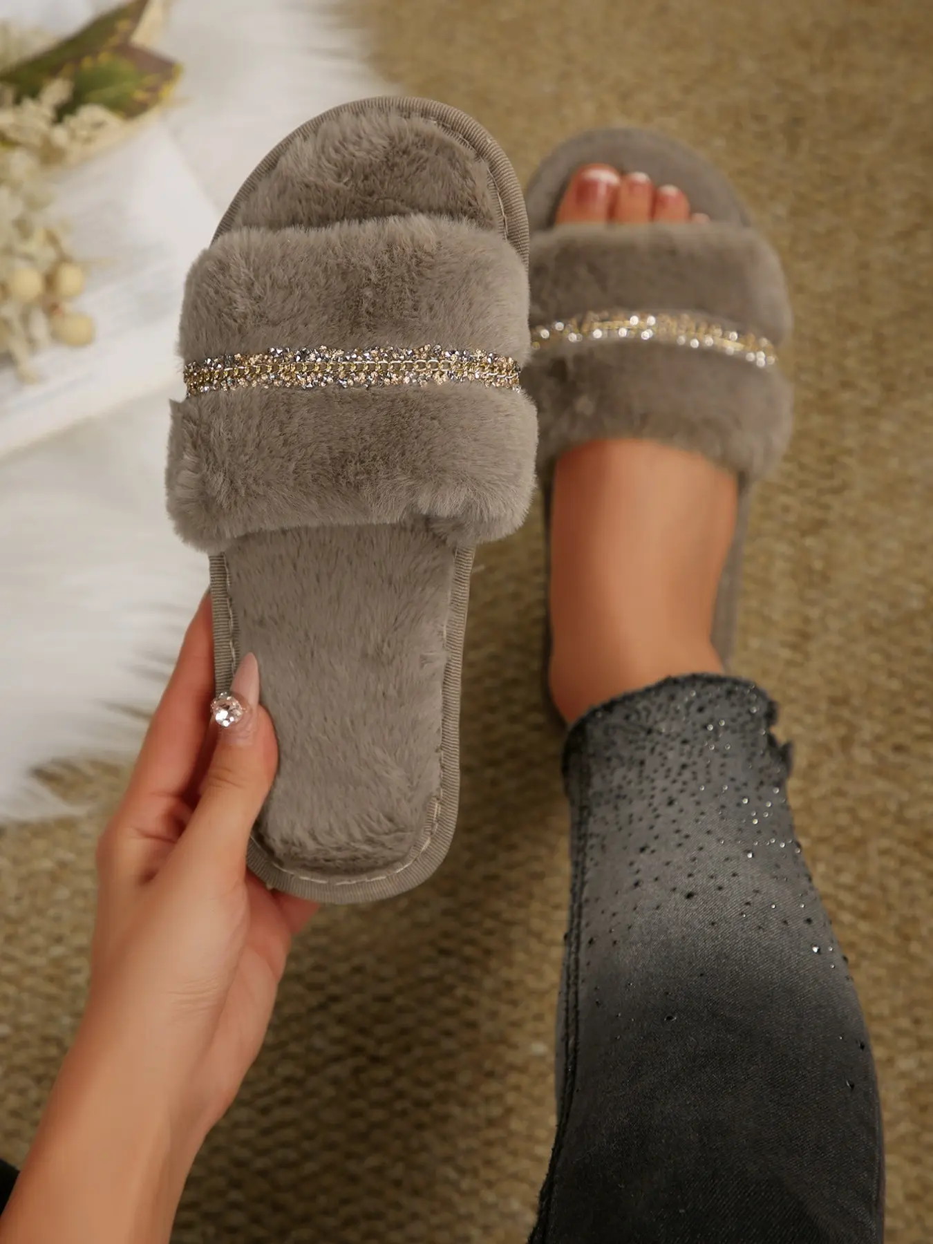 Trendy Three-Color Rhinestone Fuzzy Home Slippers, Women's Soft Sole Plush Slip-Ons, Fashionable Soft Slippers, Comfortable Indoor Footwear for Daily Use