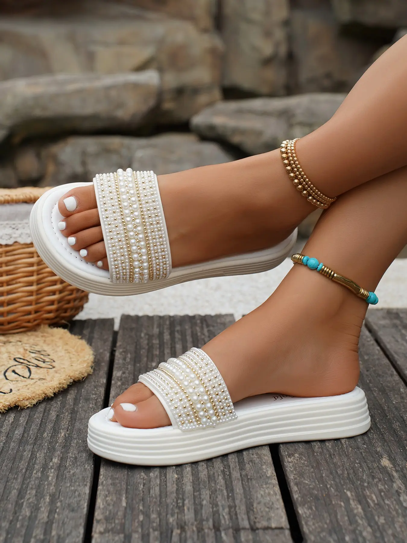 Women's Comfortable Flat Open Toe Sandals with Pearl Rhinestones, Thick Sole Slip-On Shoes, Casual Beach Footwear for Daily Wear
