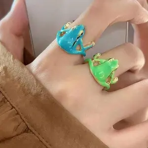 Adjustable Open Band Cute Frog Rings for Women, 3D Design Big Eyes Vibrant Colors Green Animal Finger Accessories Whimsical Jewelry Ideal Gift