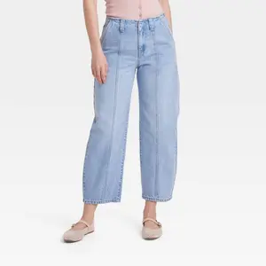 Women's Mid-Rise Barrel Leg Ankle Jeans - Universal Thread