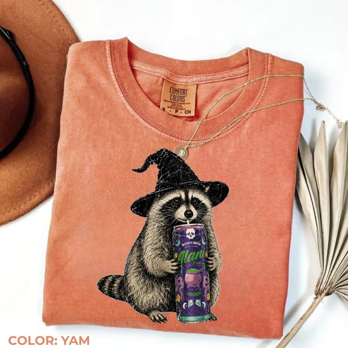 Comfort Colors Spooky Raccoon Halloween Shirt, Cute Fall Raccoon Graphic Tee, Retro Autumn Animal T-Shirt, Trendy Spooky Season Apparel, Halloween Gift