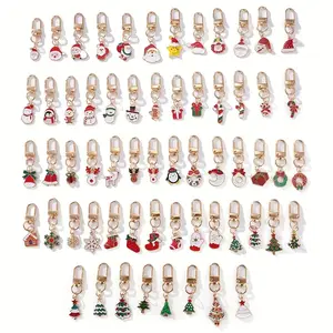 30 Piece Random Christmas Keychains Set, Trendy Cute Keychain, Metal Keyring Circle, Perfect Practical Design, Holiday Gifts, Party Decorations, Ideal Xmas Present