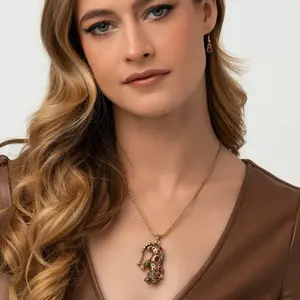 Ferocious Feline Necklace - Elegant Gold Chain with Intricate Feline Pendant for Women's Fashion