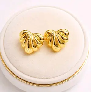 [002]14K Gold Laminated Heart Shell Stud Earrings | Elegant Fan Design Earrings