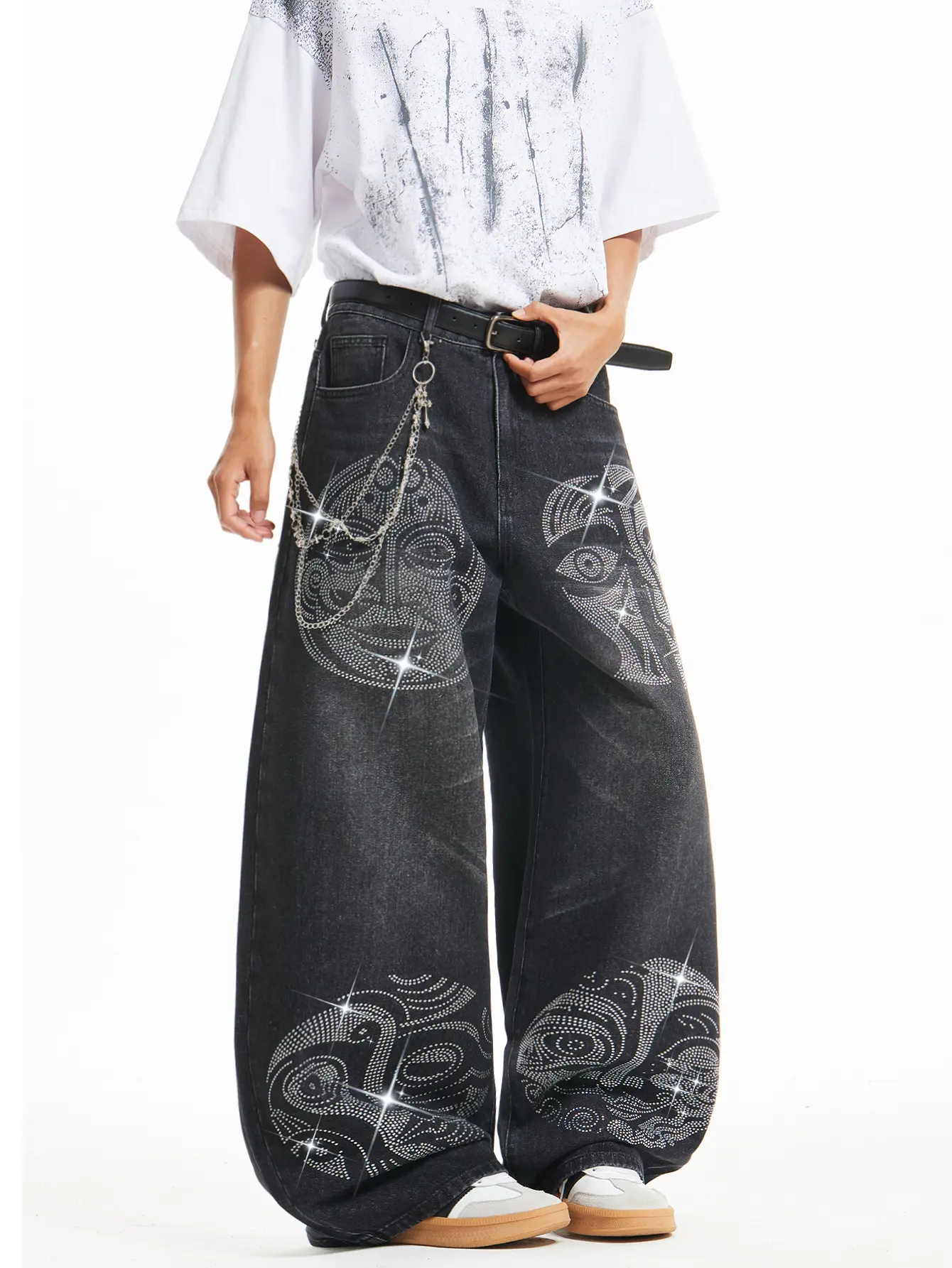 Men's Stylish Baggy Wide-Leg Cotton Denim Pants, Menswear Streetwear Trouser with Unique Rhinestone Totem Embellishment, Decorative Waist Chain, 2-Pocket Layout, Wear-Resistant for Daily Outings & City Street Looks