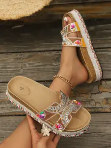 2026 Summer New Pearl Rhinestone Thick Sole Sandals Women, Fashion Ethnic Style Slip-On Shoes, Comfortable Outdoor Wear