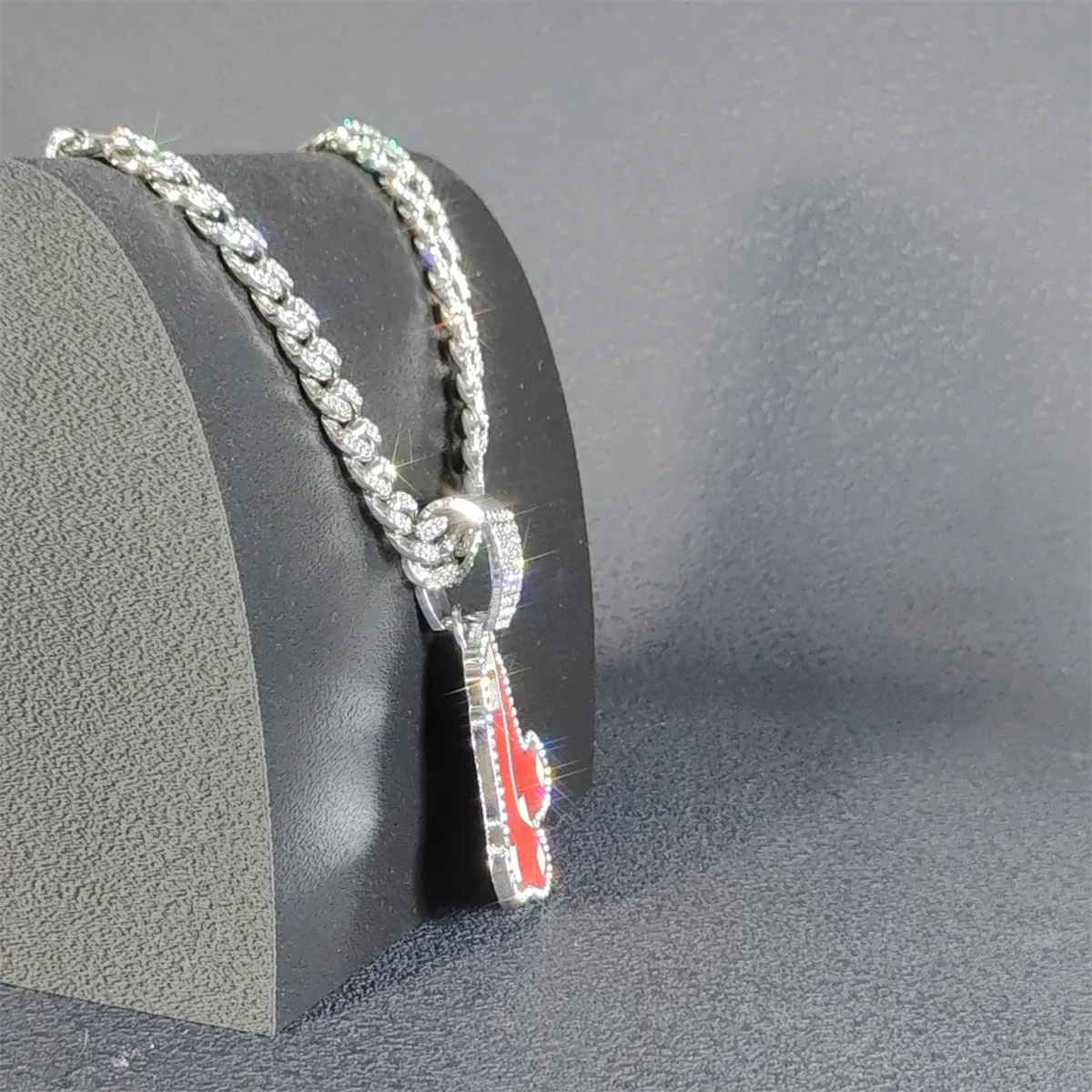 Trendy Baseball Necklace for Men Women Street Hip Hop Full Rhinestone Cuban Chain Red Socks Graphic Pendant, Unisex Gift, A necklace suitable for wearing while watching a game to enhance the atmosphere