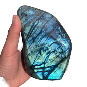 Natural high-quality labradorite rough stone is a casual crystal with a bohemian style, suitable for everyday holiday gifts and is the best choice for festive presents,Balance