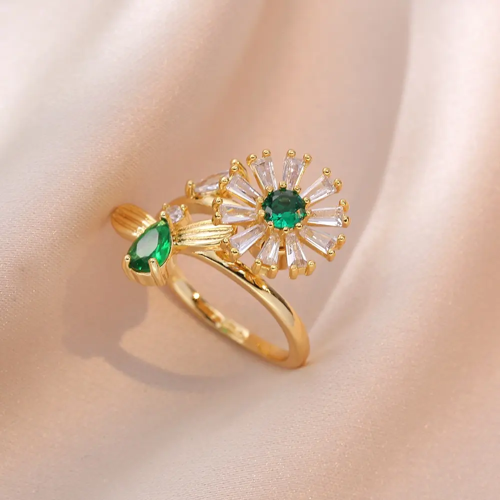 J0230 Green Diamond Ring
