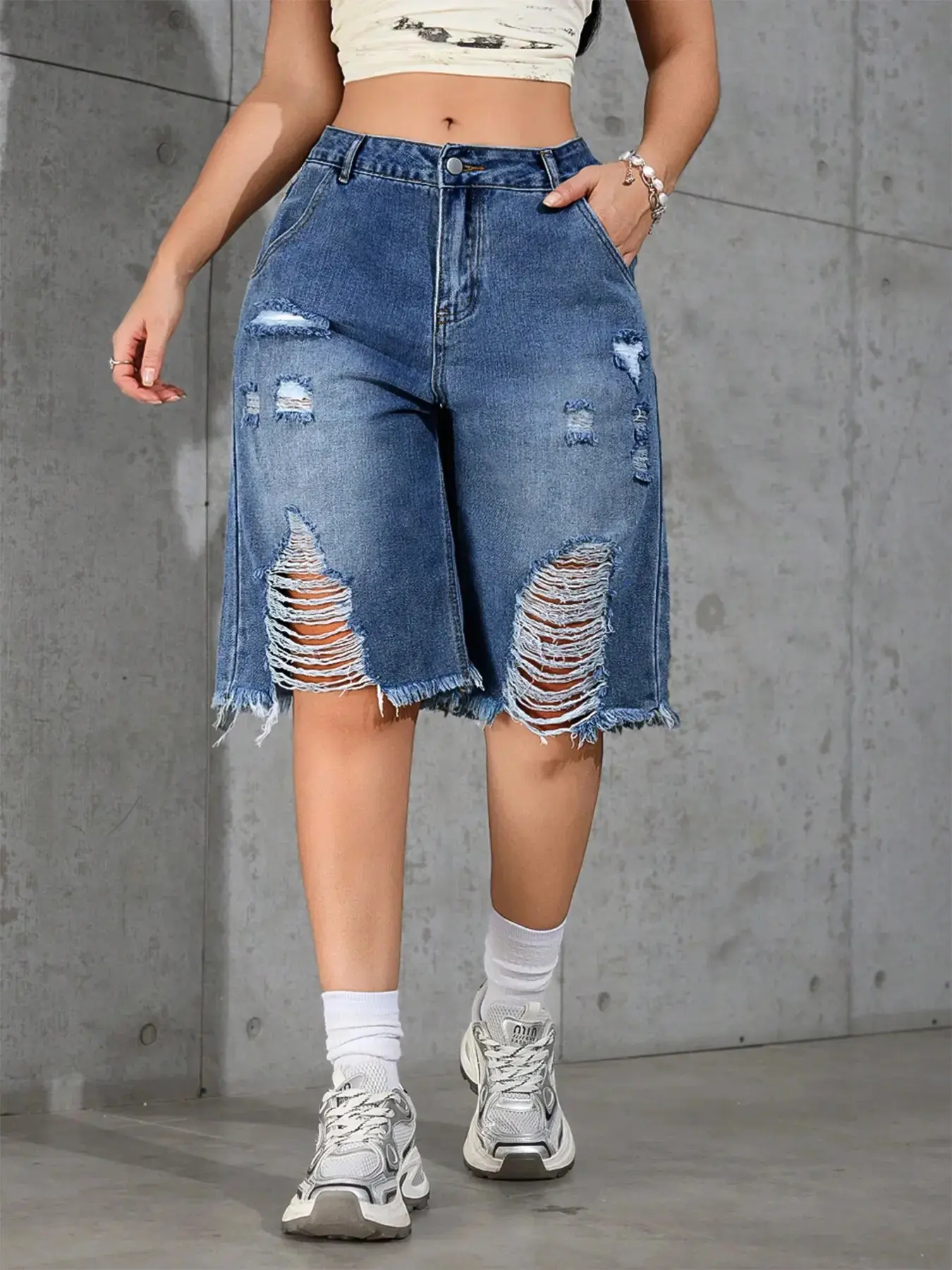 Women Casual Loose Distressed Ripped Denim Shorts Washed Vintage Summer Streetwear 2026