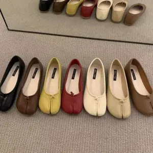 Women's Retro-Inspired Flat Moccasin-Style Split-Toe Loafers - Soft, Comfortable Rubber Footwear for Casual Wear & Outdoor Activities