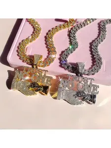 A set of hip-hop TRUST NO ONE elements; handshake pendant necklace; Cuban chain; Curb chain necklace; rapper; street enthusiast; suitable for daily wear and stage use.