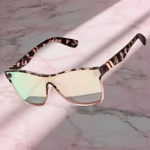 Fashion Glasses for Women Square Pink Stylish Flat-Top Design with Gradient Green-to-Pink Lenses Durable Metal Hinges Lightweight PC Frame Protection Perfect for Casual Outfits Women's Sunglasses