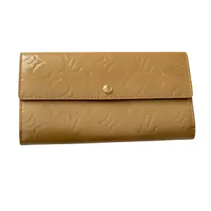 Pre-owned Louis Vuitton Sarah Small Leather Goods Vernis beige monogram long wallet authentic with COA 75x4
