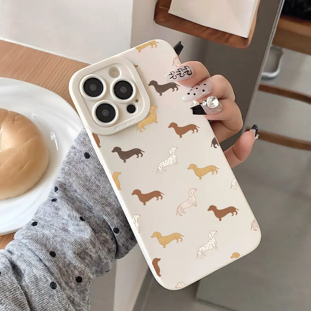 CASETiFY iPhone17 ケースCheckered Dachshund Swimming Dachshund – CASETiFY