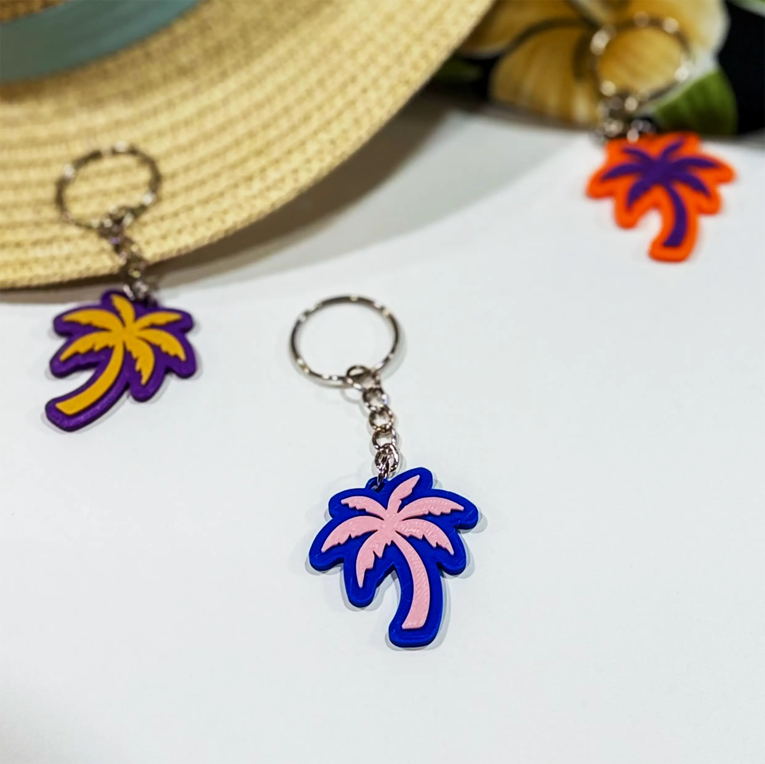 Palm Tree Keychain - Cute Tropical Spring & Summer Charm for Bags & Keys, Ideal Gift Accessory